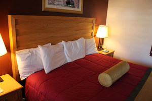 King Size Bed Photo 10
