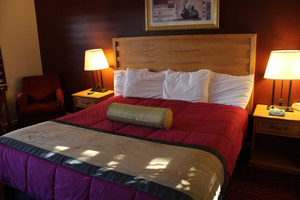 King Size Bed Photo 5