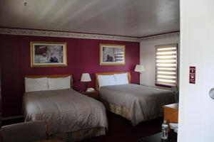 Two Double Beds Photo 1
